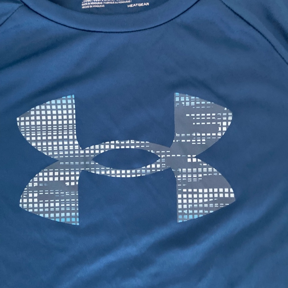 Under Armor Boys L/S Shirt NWT - Picture 2 of 6